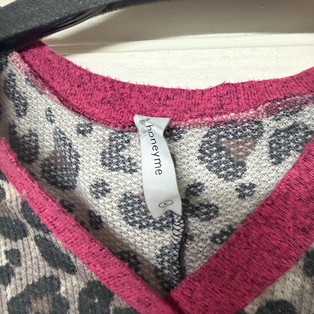 Honeyme Gray Leopard V-Neck Sweater with Pink Trim